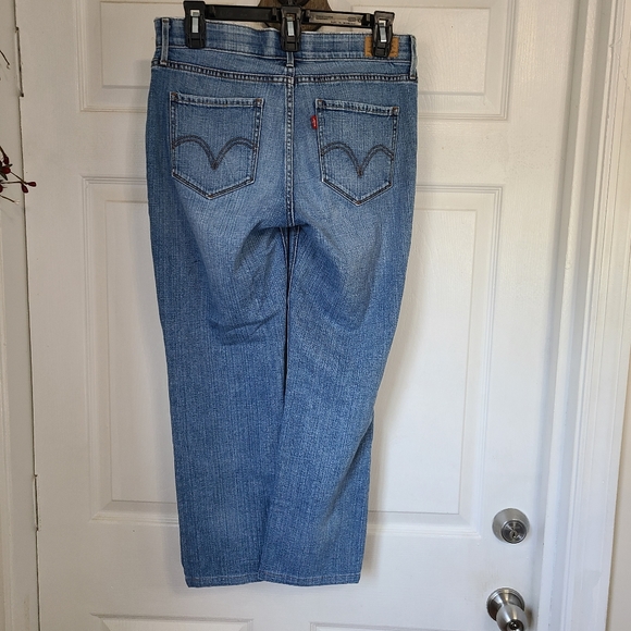 (1468) Levi Strauss Woman's Perfect Waist  525 Blue Jeans, Size: 8M Color: Blue - Picture 10 of 15